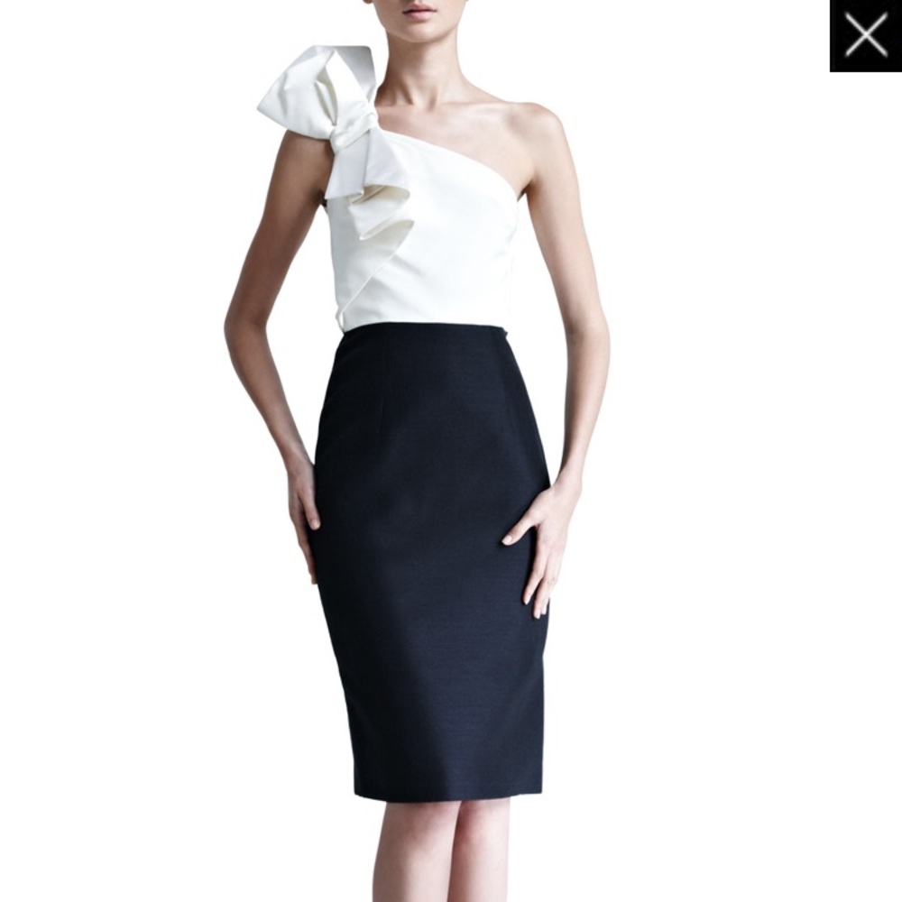 Stunning Carolina Herrera Dress ❤️ Retail $1800